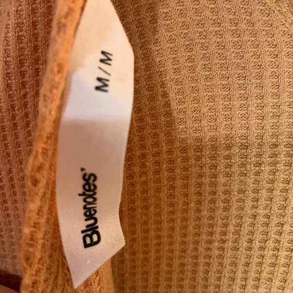 Burnt orange bluenotes flowy blouse! - Picture 5 of 6